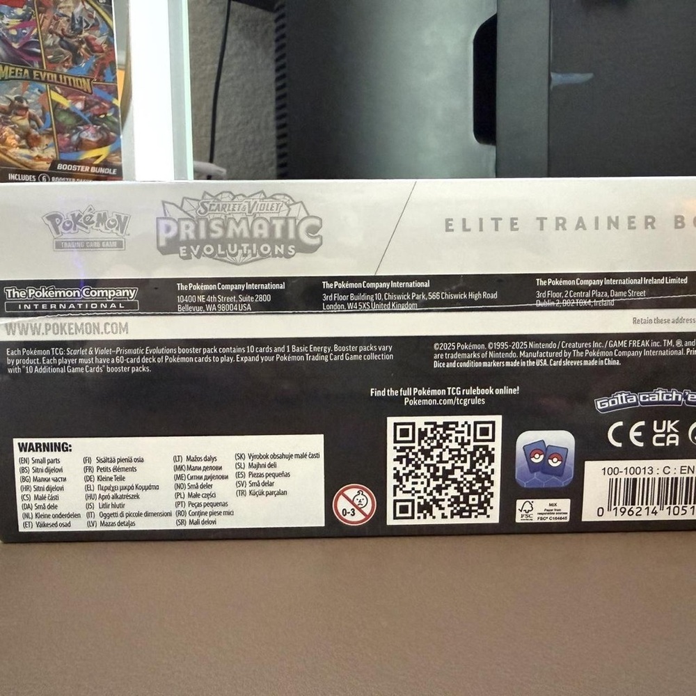Pokemon Prismatic Evolutions Elite Trainer Box - Multi-Color Eevee Artwork - Picture 4 of 4
